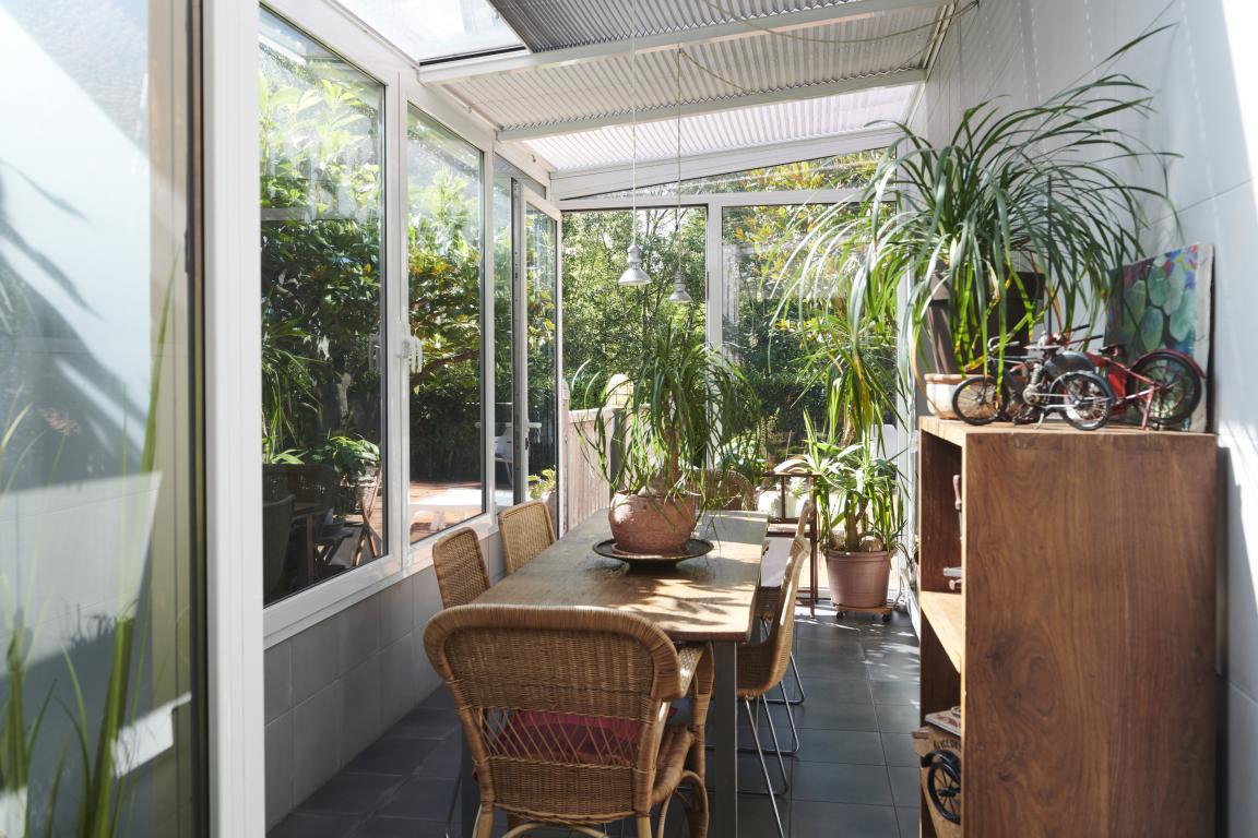 Vista de una terraza en una casa. Araxes Inmobiliaria